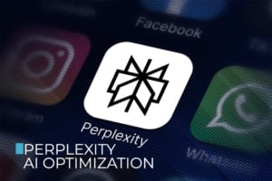 Comparison chart showing Perplexity AI trackable citations versus ChatGPT for B2B marketing measurement
